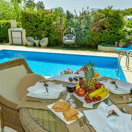 Calis Beach Holiday With Private Pool Vila Fethiye