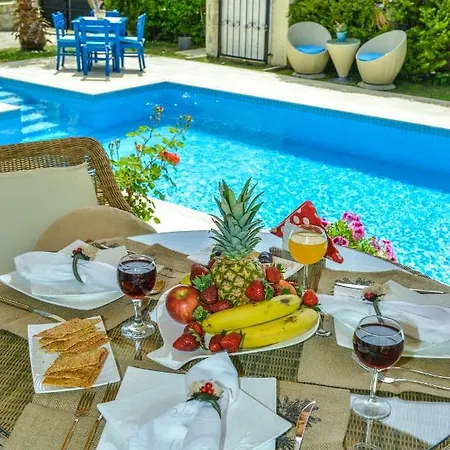 Calis Beach Holiday With Private Pool *